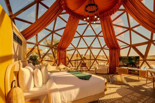 al marmoom oasis luxury experiential desert domes