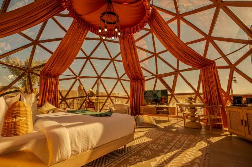 al marmoom oasis luxury experiential desert domes