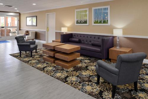 holiday inn express and suites naples north bonita springs