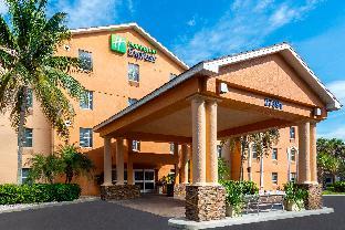 holiday inn express and suites naples north bonita springs