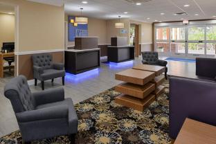 holiday inn express and suites naples north bonita springs