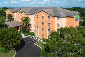 holiday inn express and suites naples north bonita springs