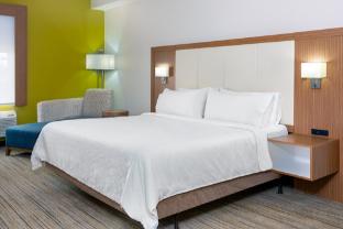 holiday inn express and suites naples north bonita springs