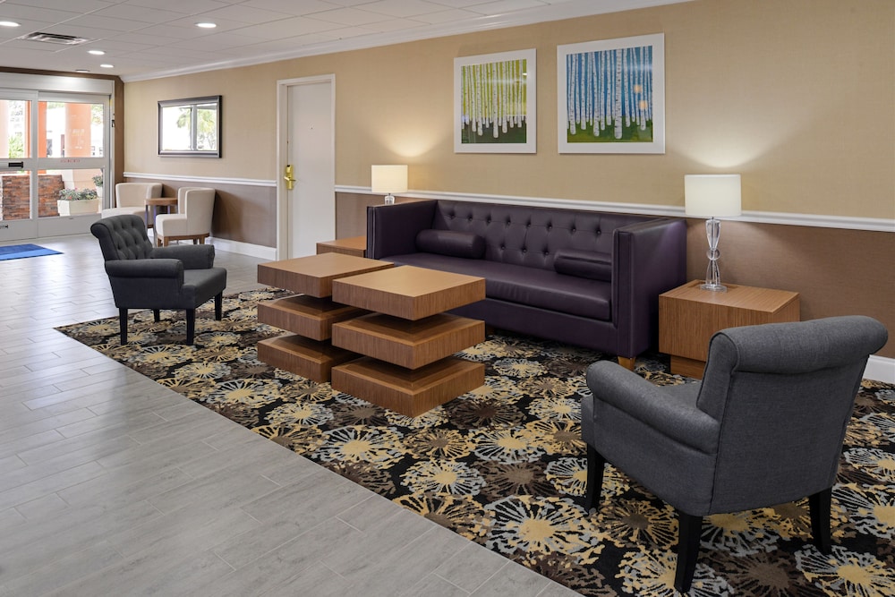 holiday inn express and suites naples north bonita springs