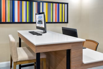 holiday inn express and suites naples north bonita springs