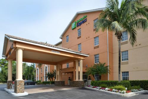 holiday inn express and suites naples north bonita springs
