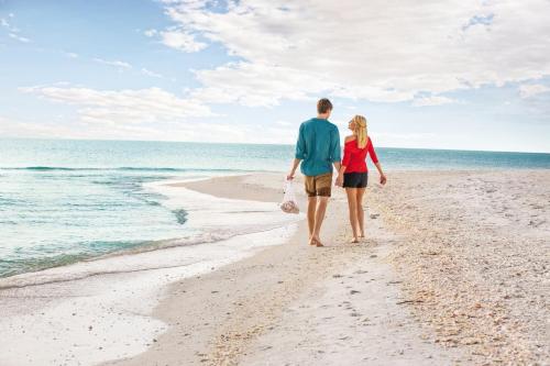 holiday inn express and suites naples north bonita springs
