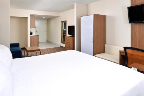 Holiday Inn Express & Suites Naples North - Bonita Springs,Fort Myers>>Bonita Springs,3 star