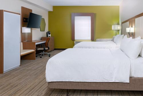 holiday inn express and suites naples north bonita springs