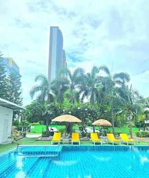 the regizt hotel pattaya