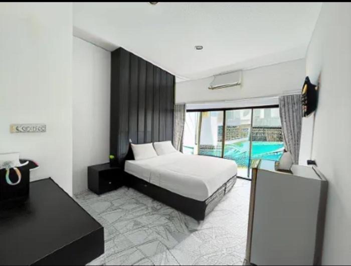 the regizt hotel pattaya