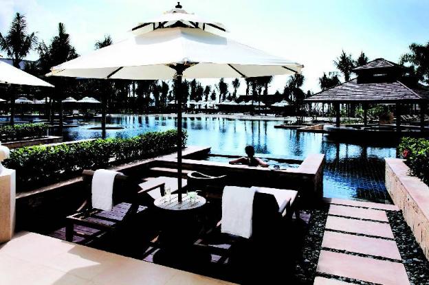 the ritz carlton sanya yalong bay
