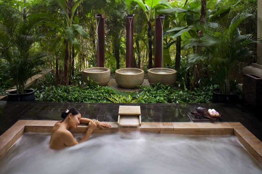 the ritz carlton sanya yalong bay