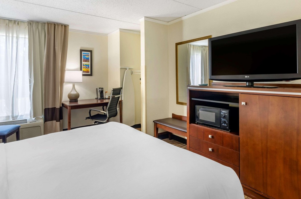 comfort inn roanoke civic center