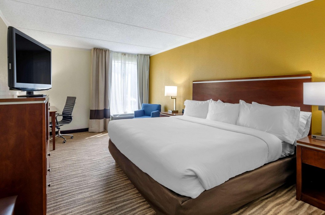 comfort inn roanoke civic center