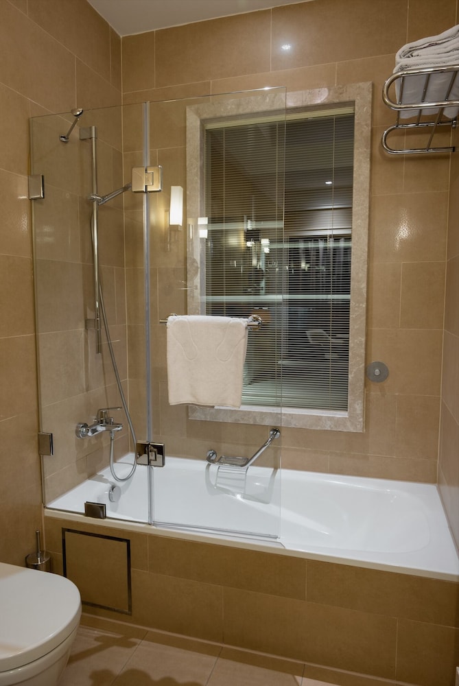 windsor hotel and convention center