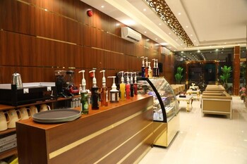 Golden Rest Serviced Apartments,Alnuman Ibn Harithah St.4035,3 star