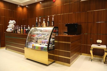 Golden Rest Serviced Apartments,Alnuman Ibn Harithah St.4035,3 star