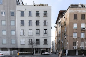 spacious and modern 3bd apartment 2 min from beach