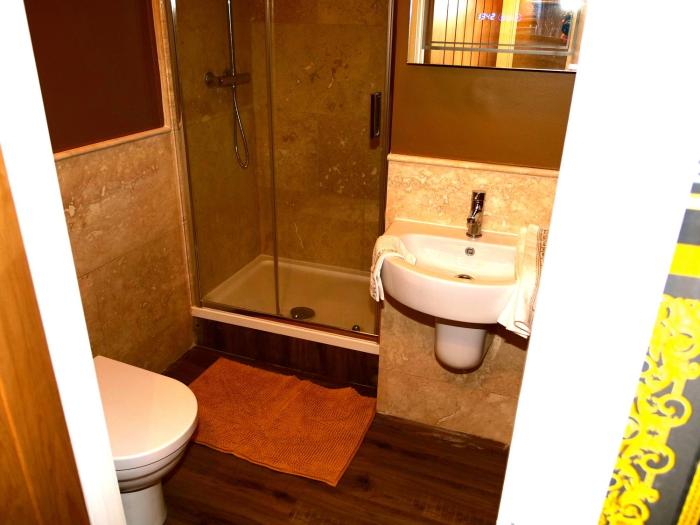 sexy luxurious versace apartment near sheffield