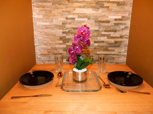 sexy luxurious versace apartment near sheffield