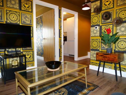 sexy luxurious versace apartment near sheffield
