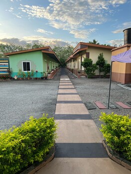 triima inn tanjung rhu by perfect host