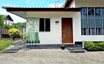 triima inn tanjung rhu by perfect host