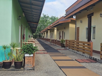triima inn tanjung rhu by perfect host