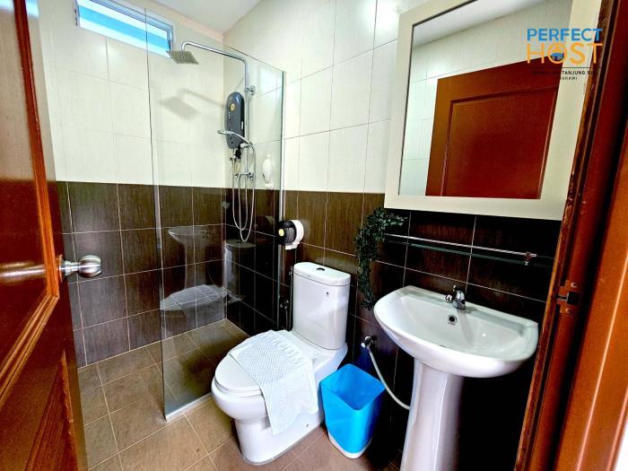 triima inn tanjung rhu by perfect host