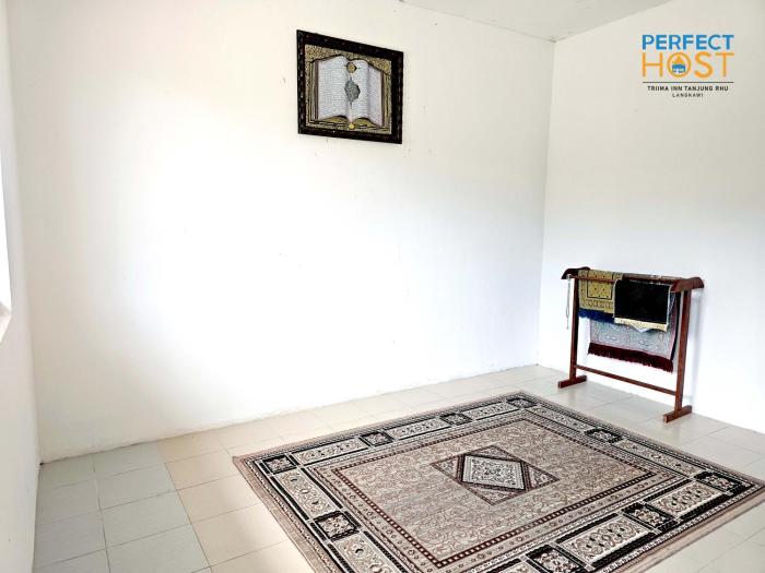 triima inn tanjung rhu by perfect host