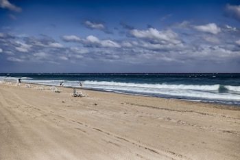 singer island inn