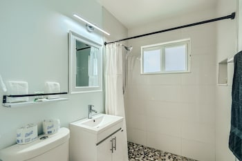 singer island inn