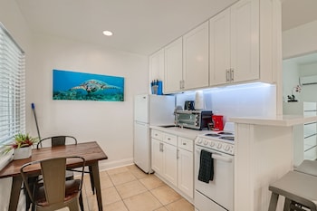 Singer Island Inn,,4 star