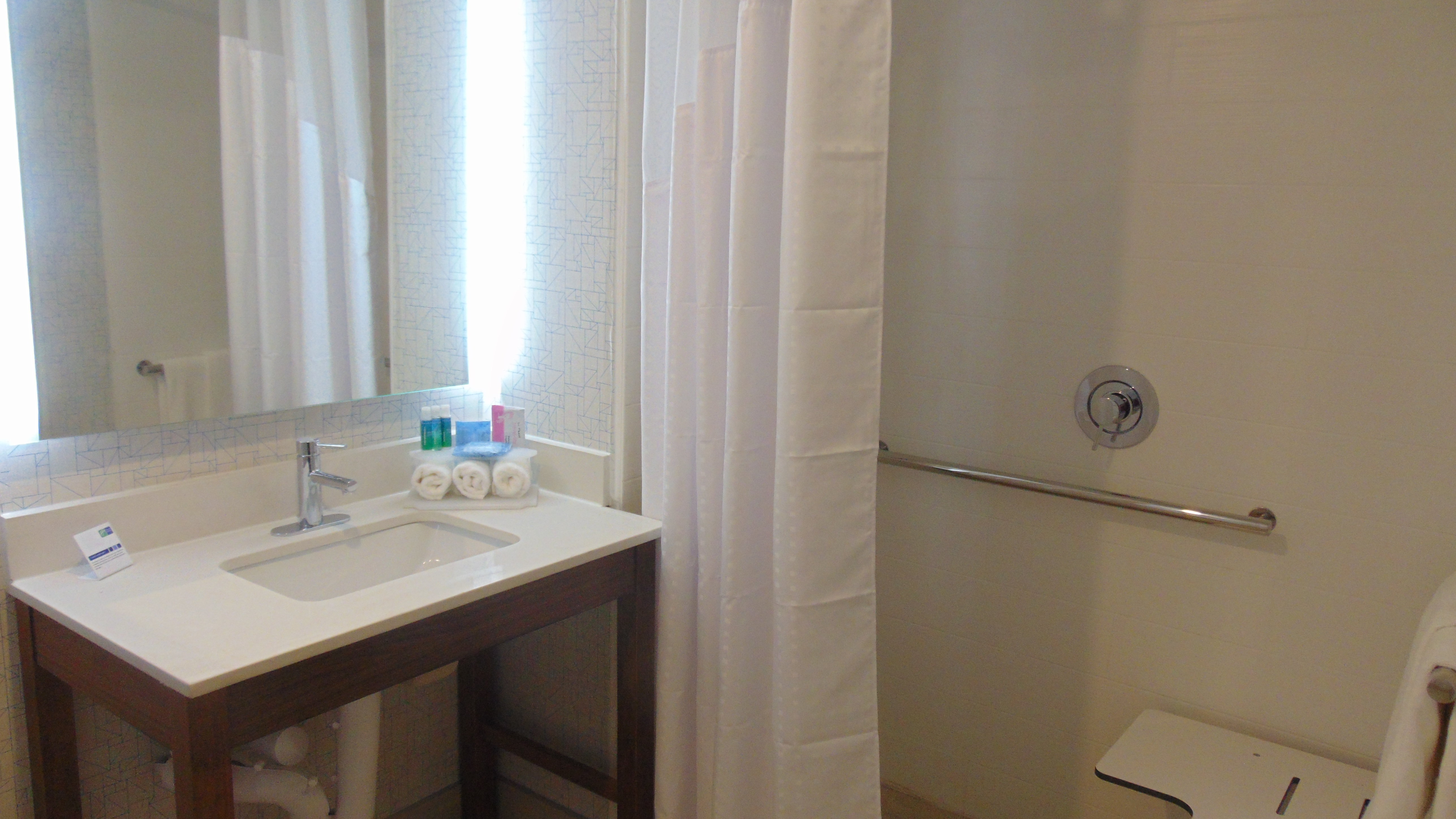holiday inn express and suites wapakoneta by ihg