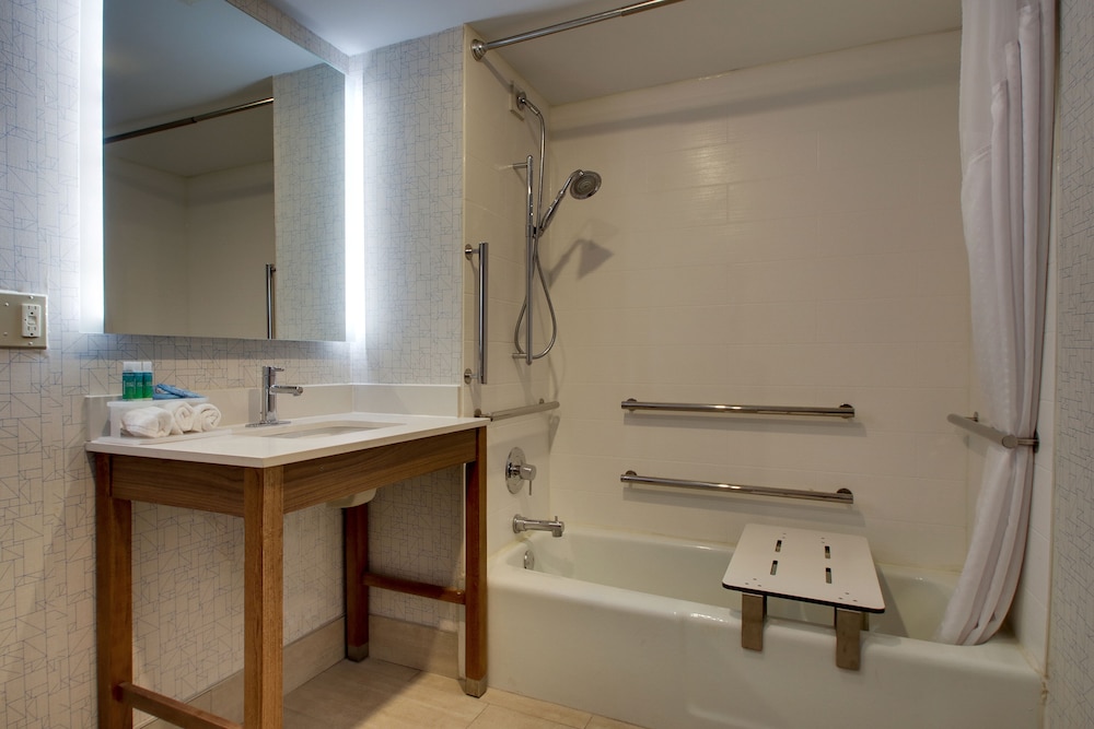 holiday inn express and suites wapakoneta by ihg