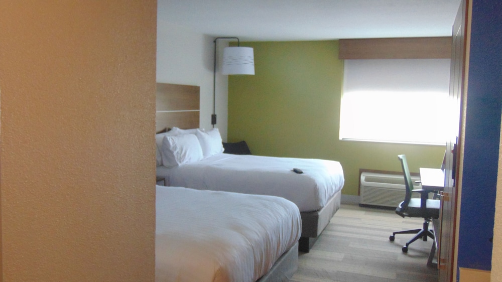 holiday inn express and suites wapakoneta by ihg