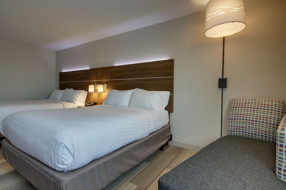 holiday inn express and suites wapakoneta by ihg