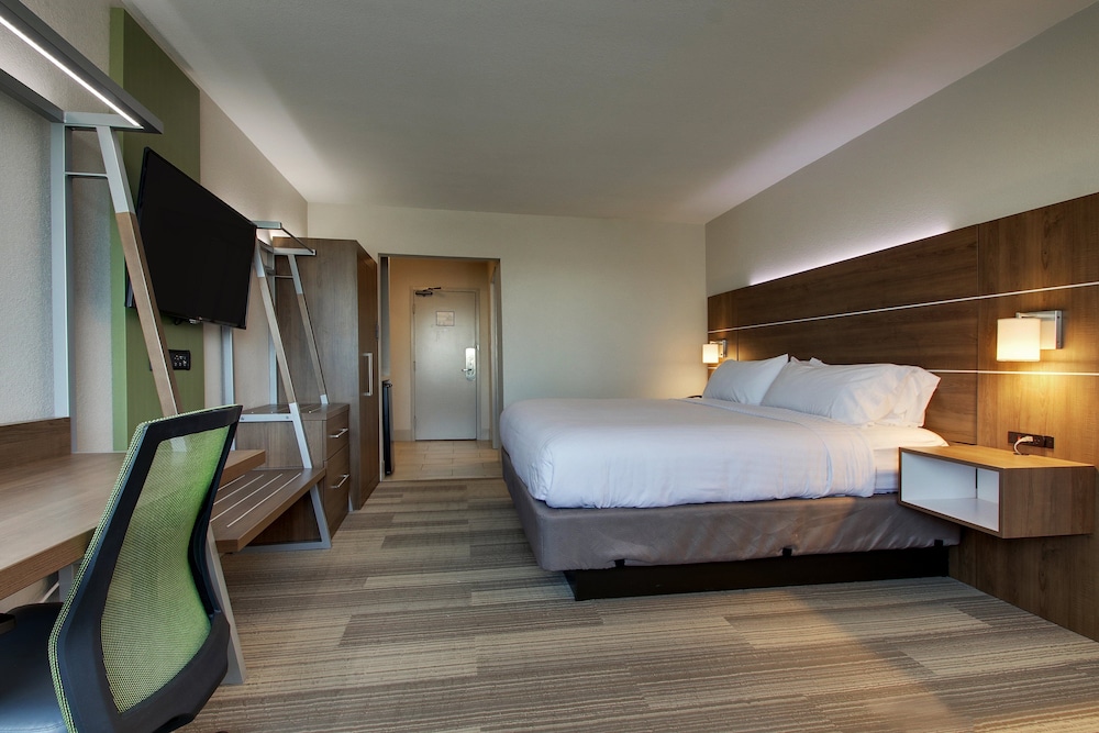 holiday inn express and suites wapakoneta by ihg
