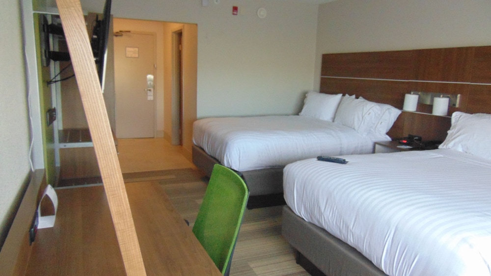 holiday inn express and suites wapakoneta by ihg