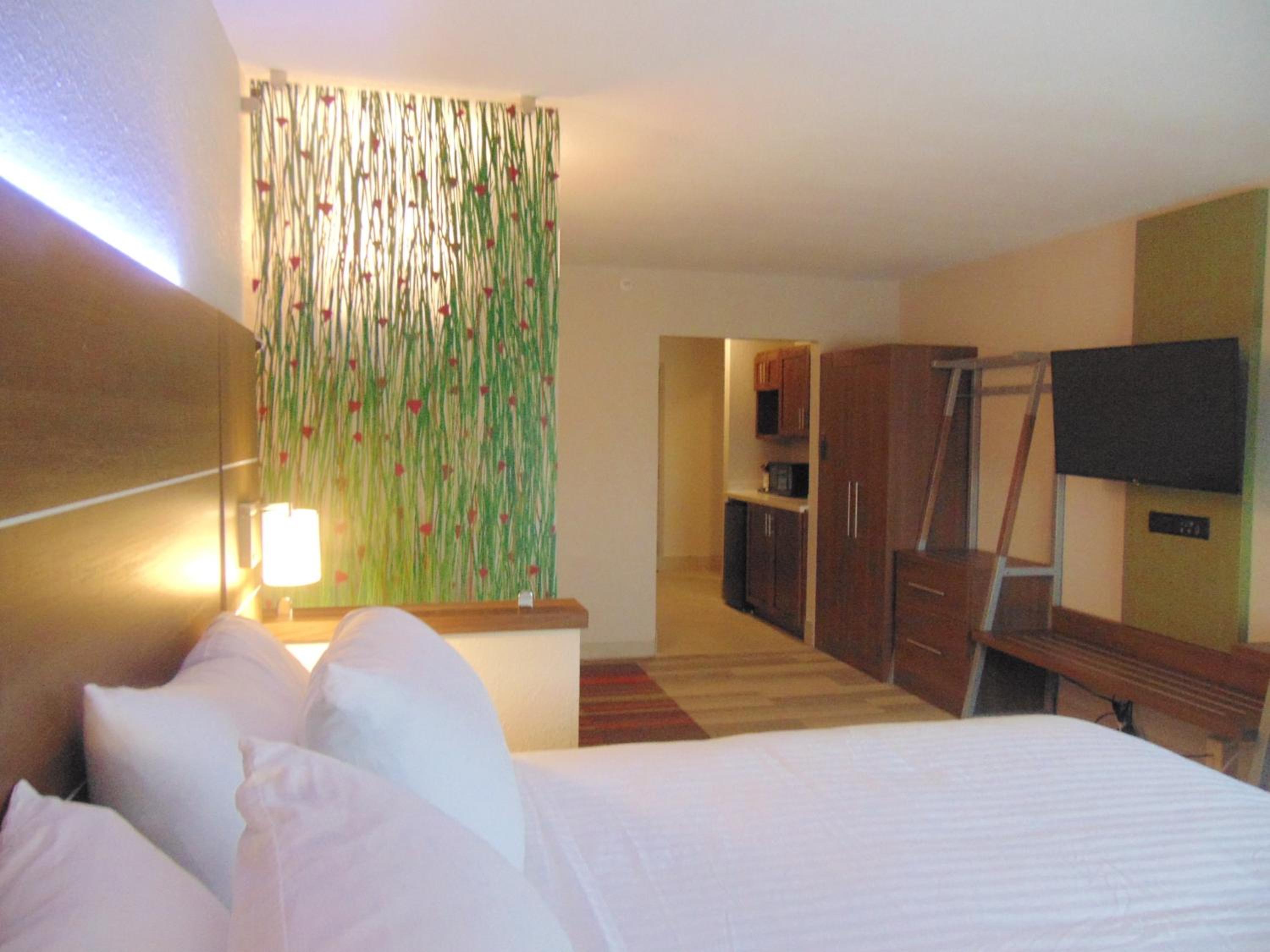 holiday inn express and suites wapakoneta by ihg