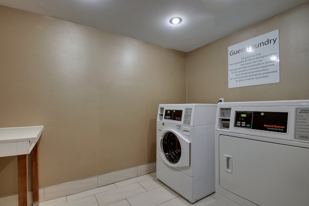 holiday inn express and suites wapakoneta by ihg