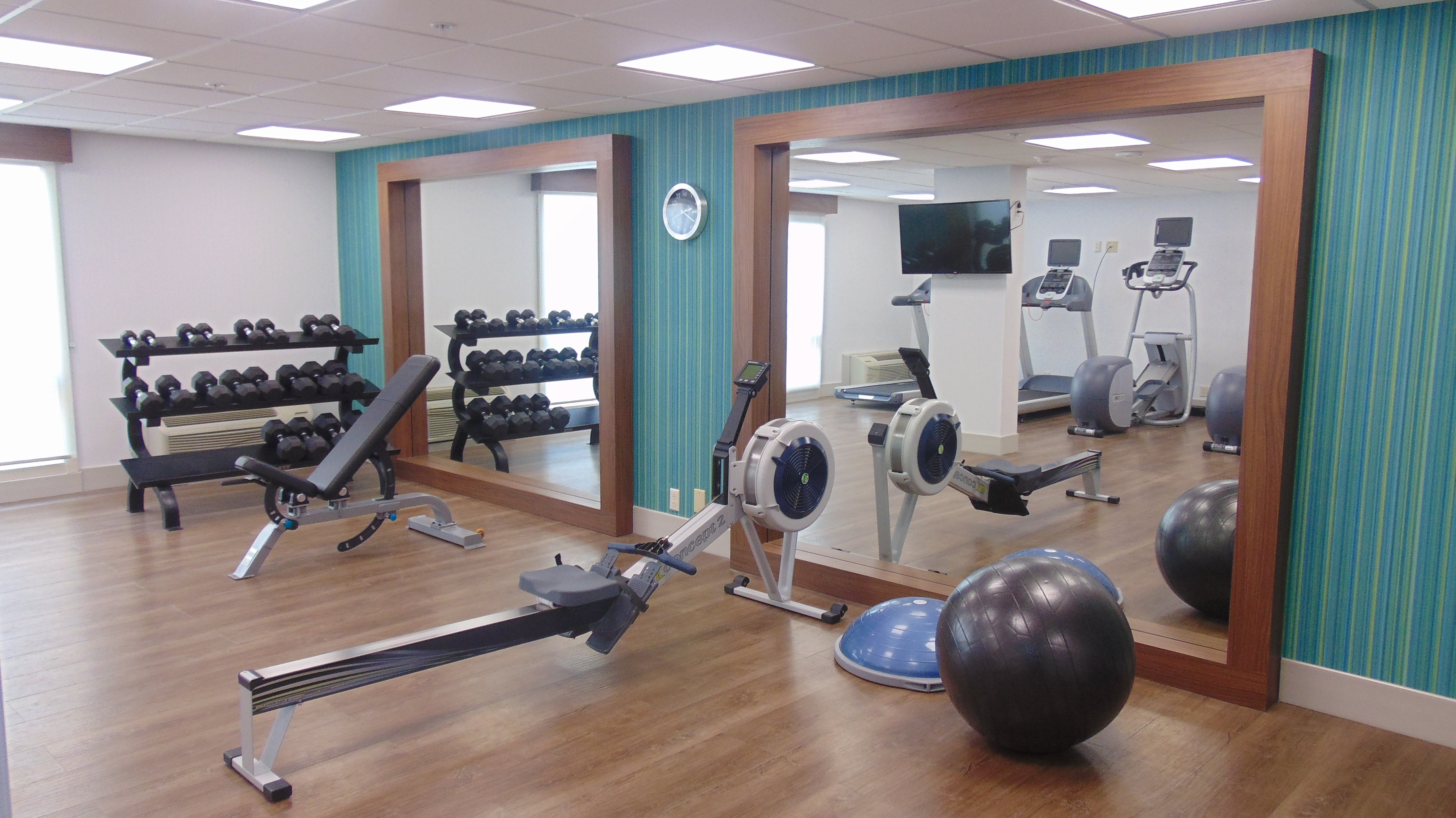 holiday inn express and suites wapakoneta by ihg