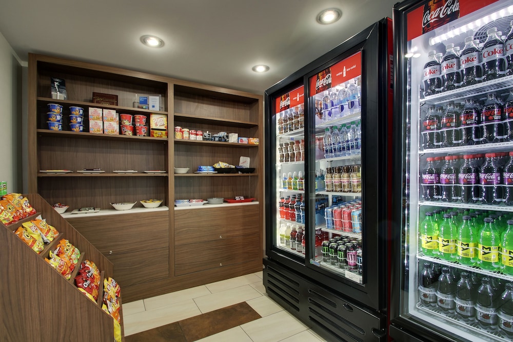 holiday inn express and suites wapakoneta by ihg