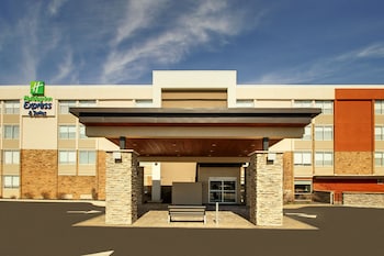 holiday inn express and suites wapakoneta by ihg