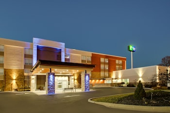 holiday inn express and suites wapakoneta by ihg