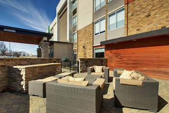 holiday inn express and suites wapakoneta by ihg