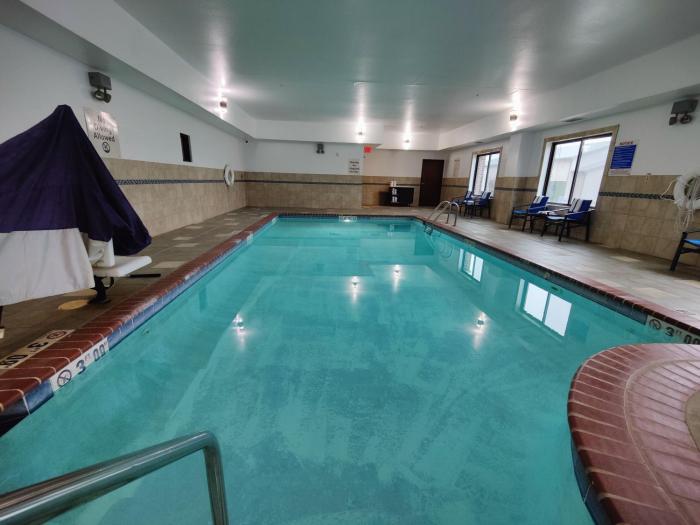holiday inn express waterloo cedar falls by ihg