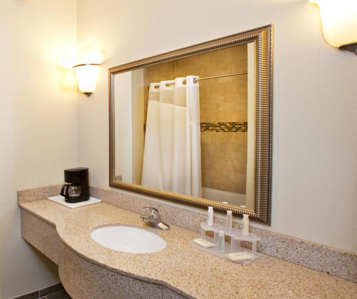 holiday inn express waterloo cedar falls by ihg