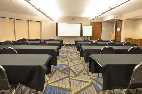 holiday inn express waterloo cedar falls by ihg